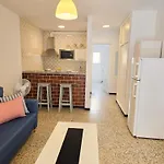 דירה Sea Breeze By Helloapartments *